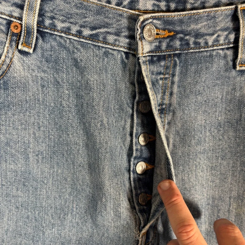 Vintage Levis 501 Mens 40x30 Light Wash Blue Denim Button Fly Jeans Y2K